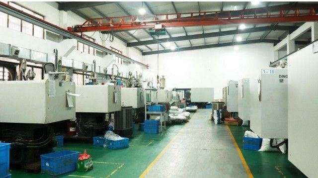 Yuyao Roc Plastic Manufactory Co., Ltd. productielijn van de fabrikant